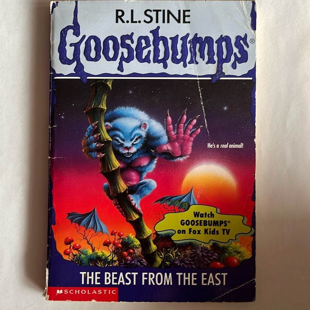 ⭐️ 5/$25 - GOOSEBUMPS -Classic/Vintage - #43 The Beast From The East (1st Print)